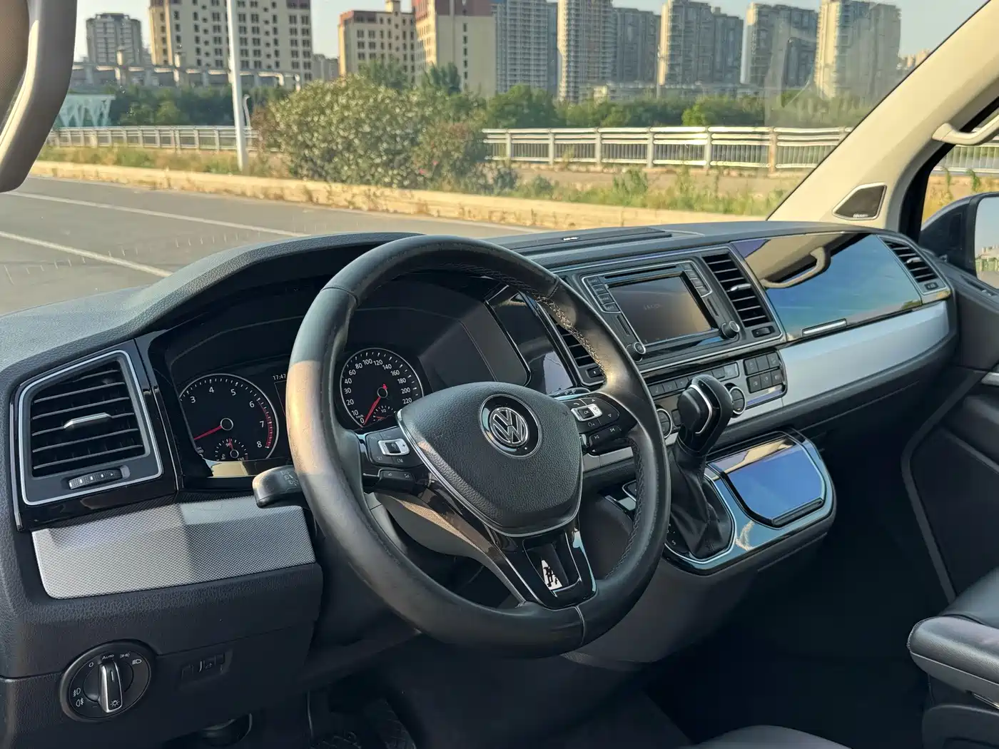 Volkswagen Multivan 2018 2017 2.0TSI AWD Premium Edition 7-Seater