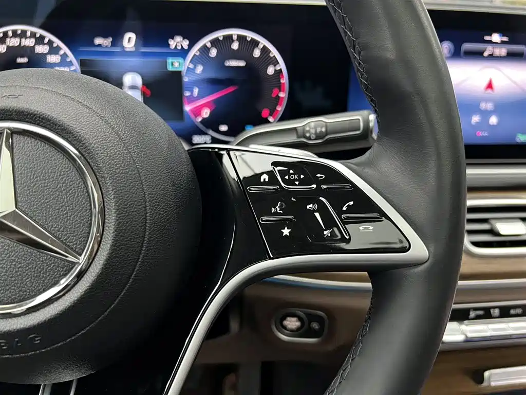 Mercedes-Benz GLE 2024 GLE 450 4MATIC Fashion фото 22