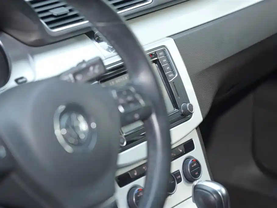 Volkswagen FAW-Volkswagen CC 2018 1.8TSI Luxury фото 11