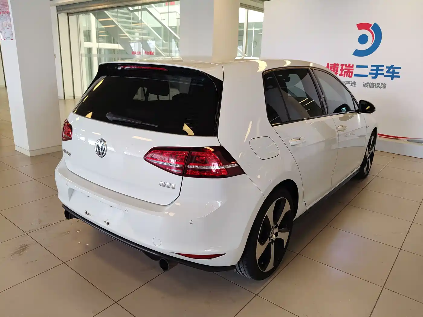 Volkswagen Golf GTI 2016 2.0TSI GTI фото 28