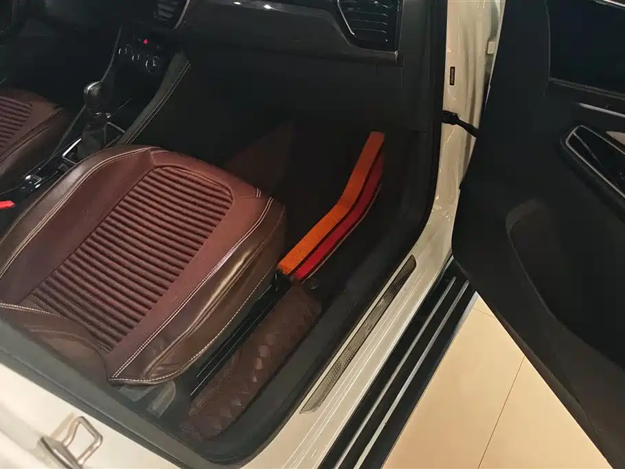 JETTA VS7