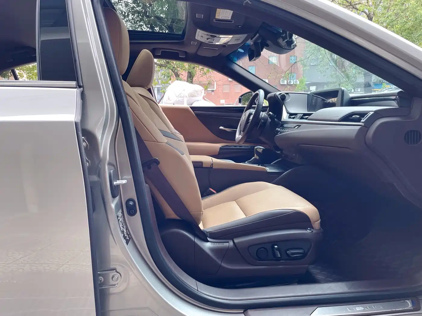 Lexus ES 2020 200 Excellence фото 13