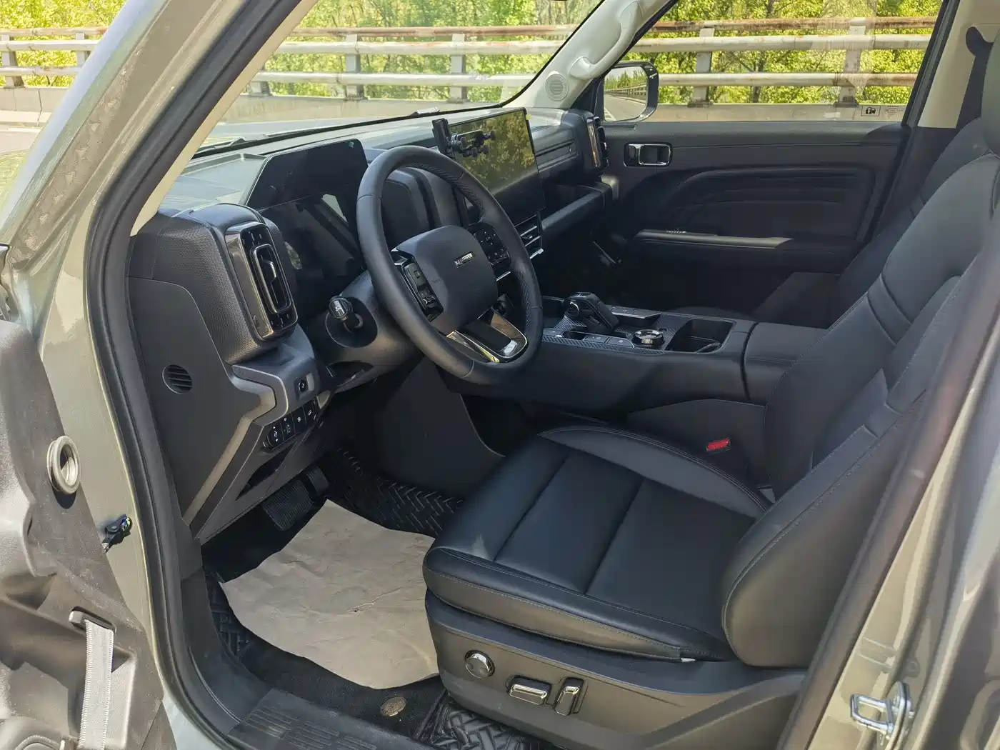 Haval Meng Long NEV 2023 Model Hi4 145 Explorer Edition фото 7