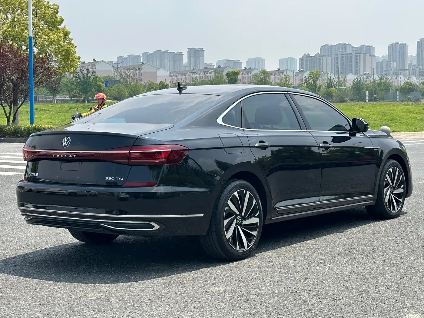 Volkswagen Passat 2022 330TSI Starry Sky Premium Edition фото 5