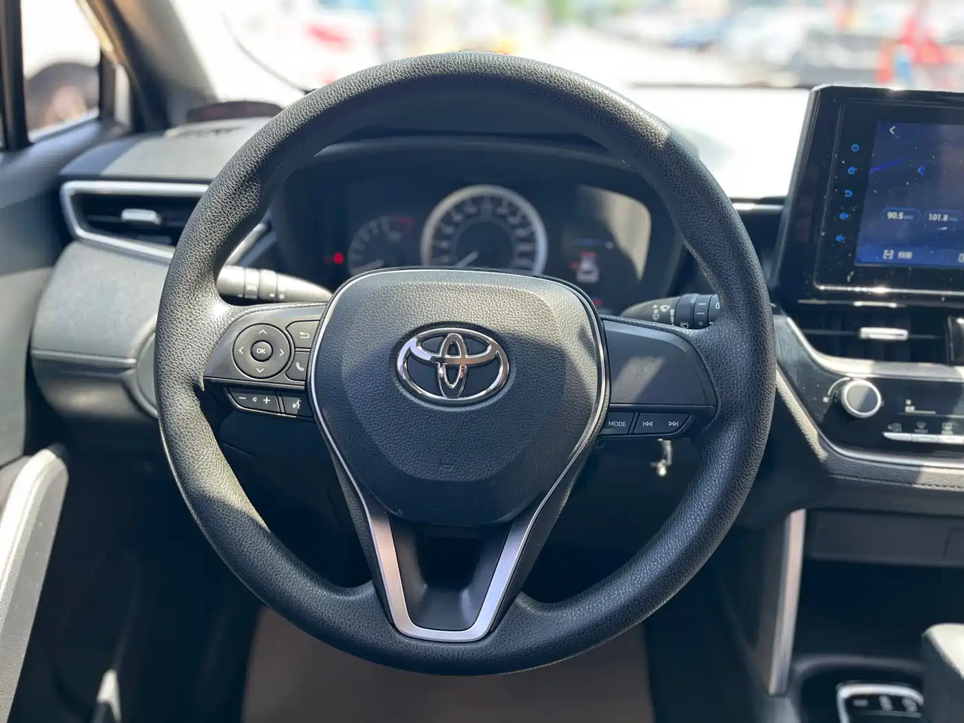 Toyota Frontlander 2022 2.0L CVT Elite фото 17