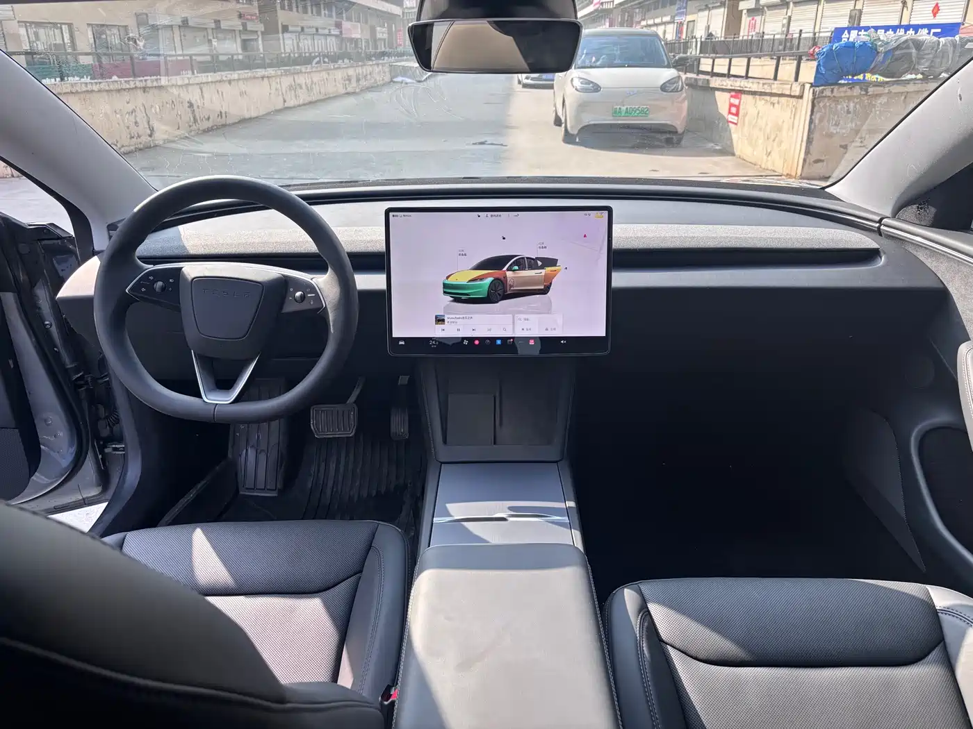 TESLA MODEL 3