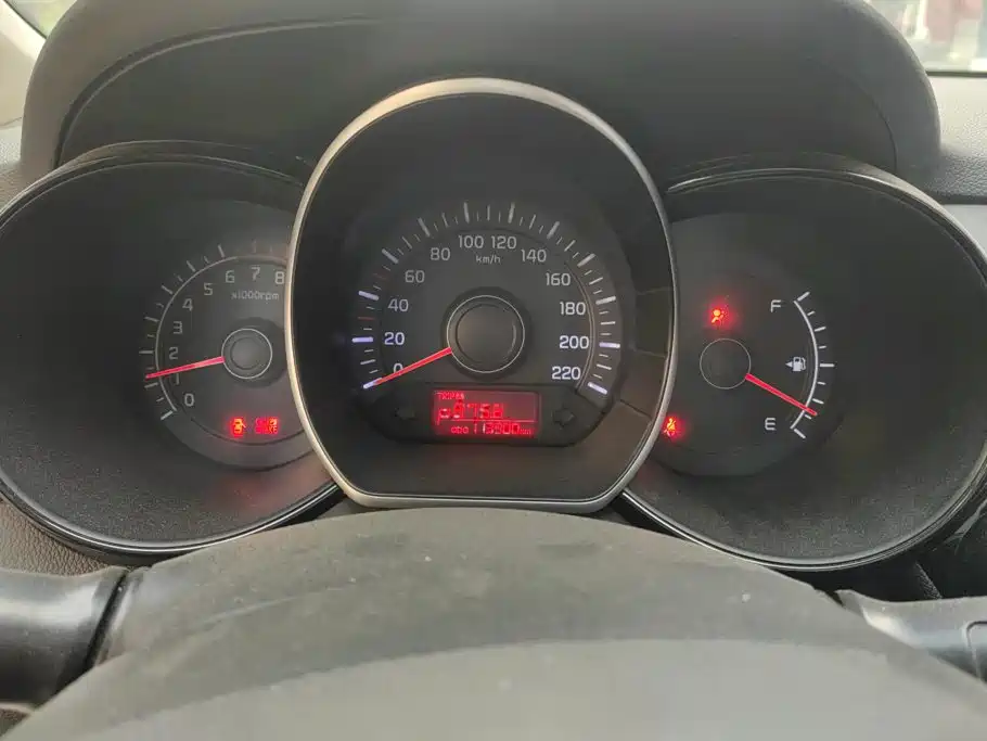Kia K2 2012 2011 Sedan 1.4L AT GLS
