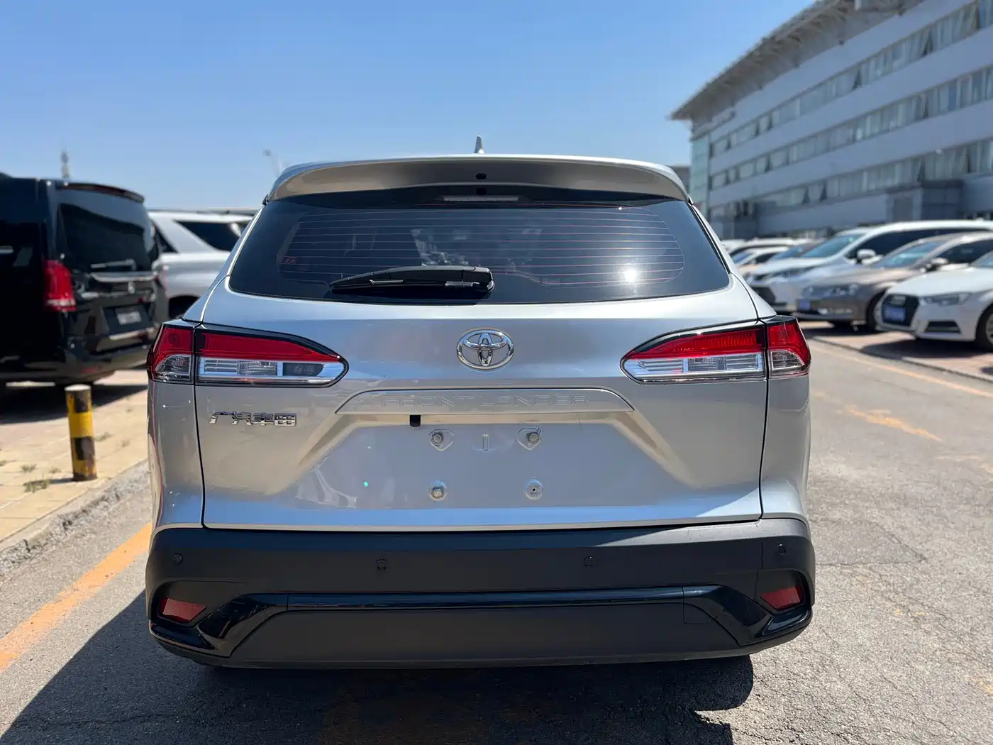 Toyota Frontlander 2022 2.0L CVT Elite фото 5