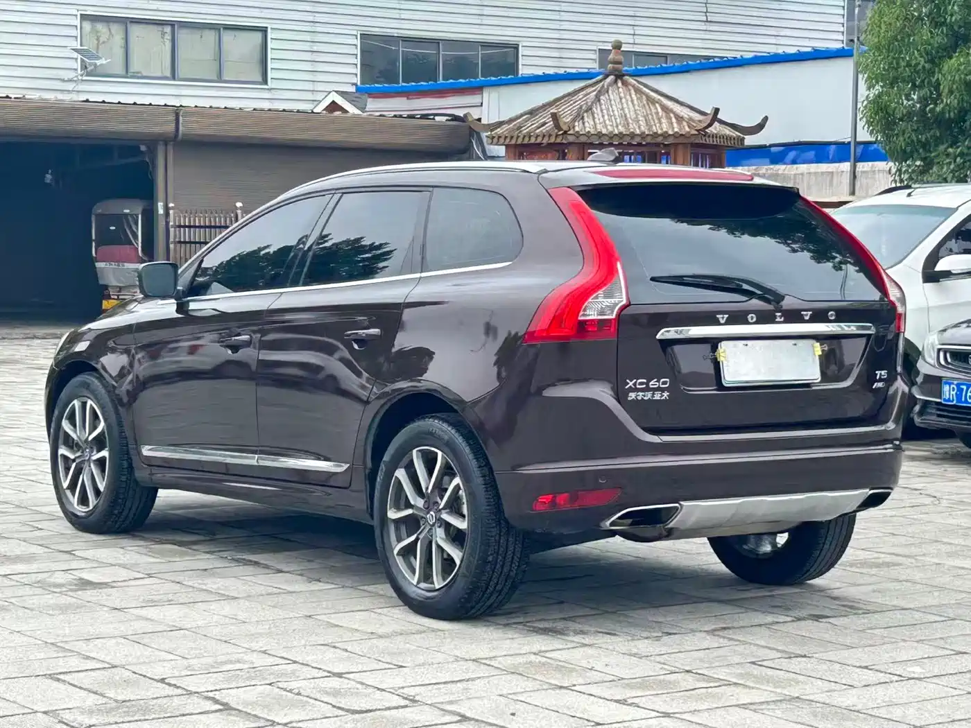 Фото 4 - Volvo XC60
