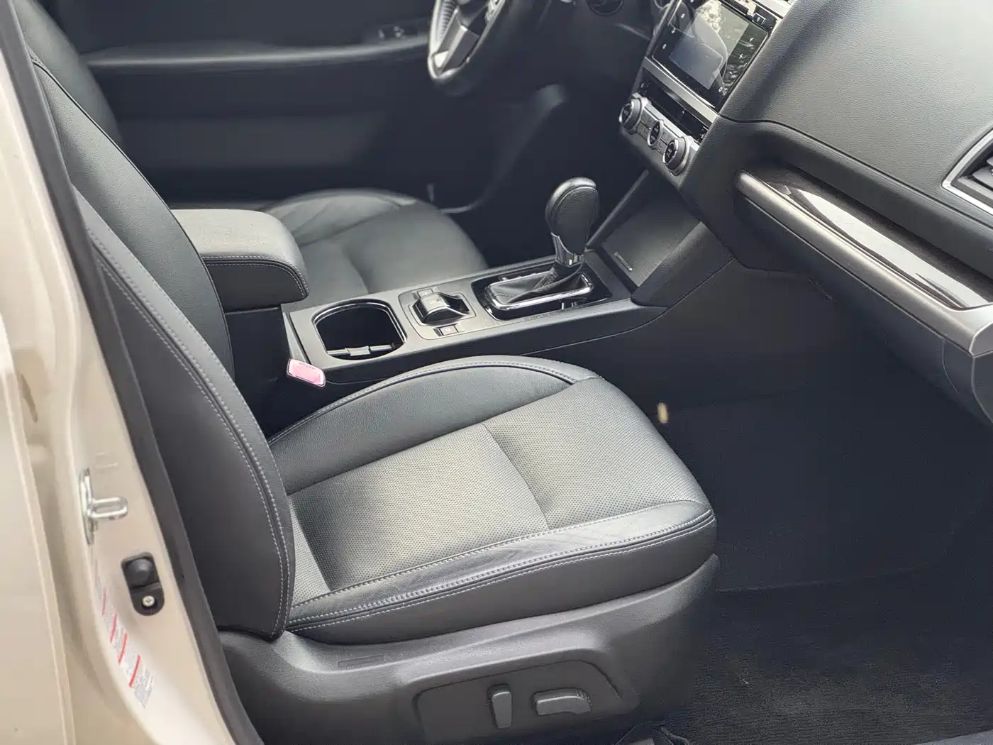 Subaru Outback 2015 2.5i Luxury Navigation Edition фото 11