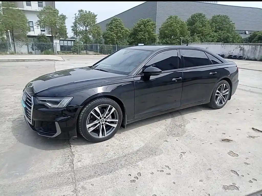 Фото 2 - Audi A6L