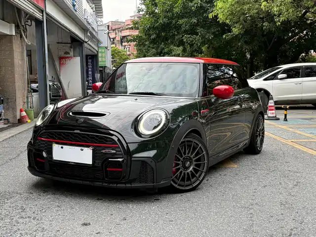 MINI JCW