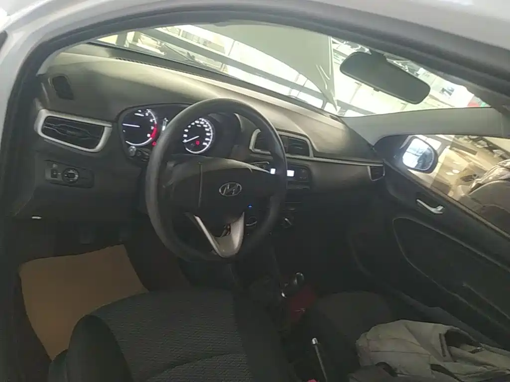 Hyundai Verna 2019 2017 1.4L Manual Renewal Edition China VI
