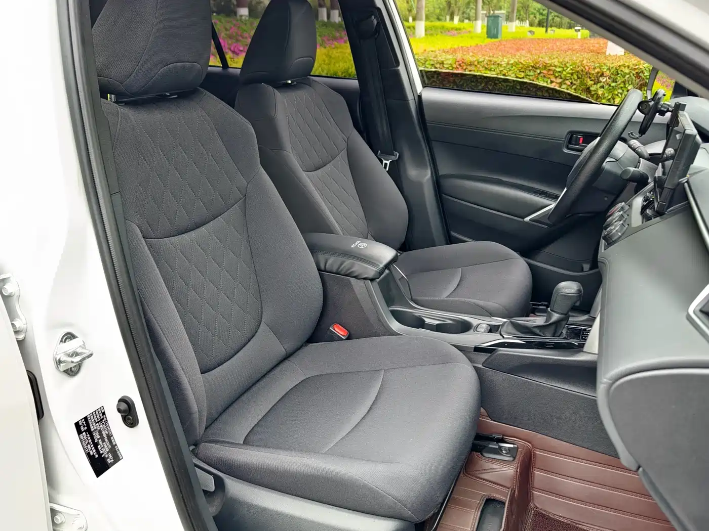 Toyota Corolla Cross 2023 2.0L Pioneer Edition фото 13