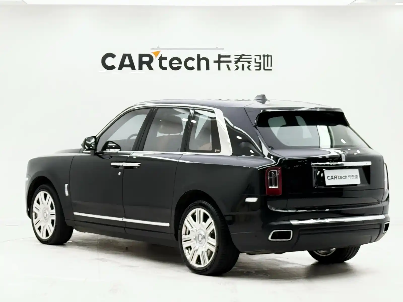 Фото 7 - Rolls-Royce Cullinan