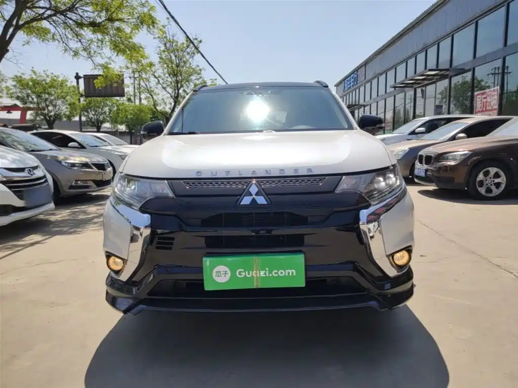 Mitsubishi Outlander 2021 2.4L 4WD Yaodong Edition 5-seater фото 3
