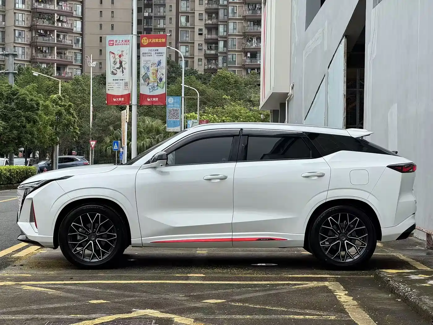 Changan Oshan Z6 2023 2023 Blue Whale 1.5T DCT Smart Leader