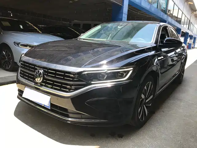 Volkswagen Passat 330TSI, Люкс
