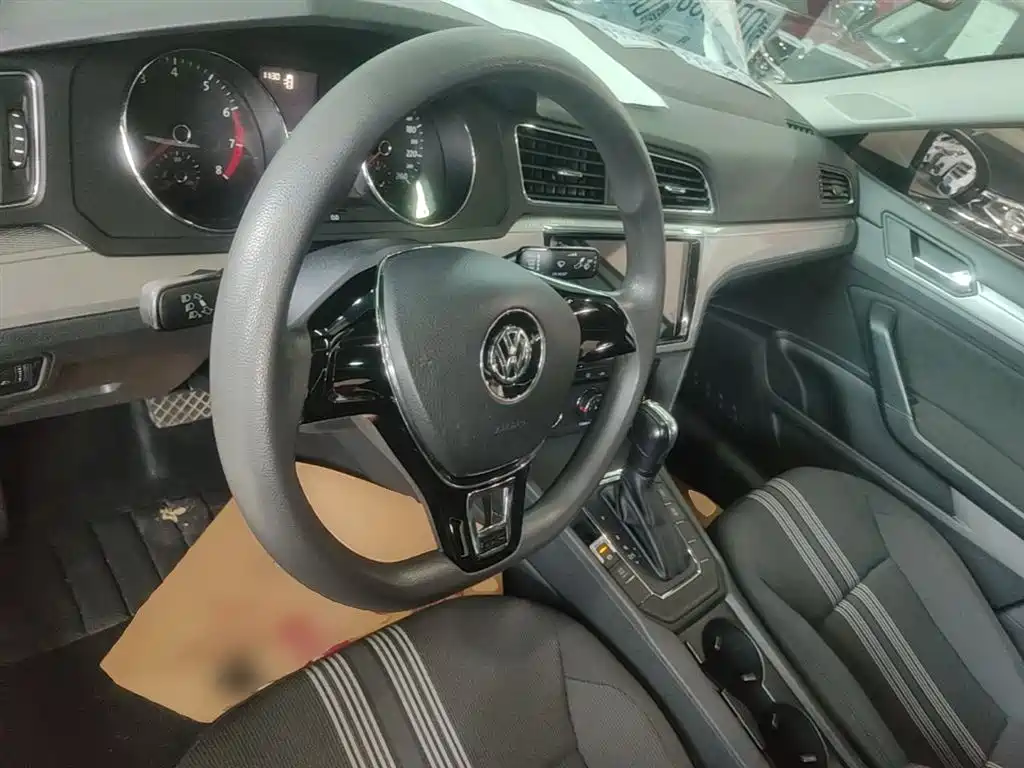 Volkswagen Lamando 2017 230TSI DSG Trend Edition фото 11
