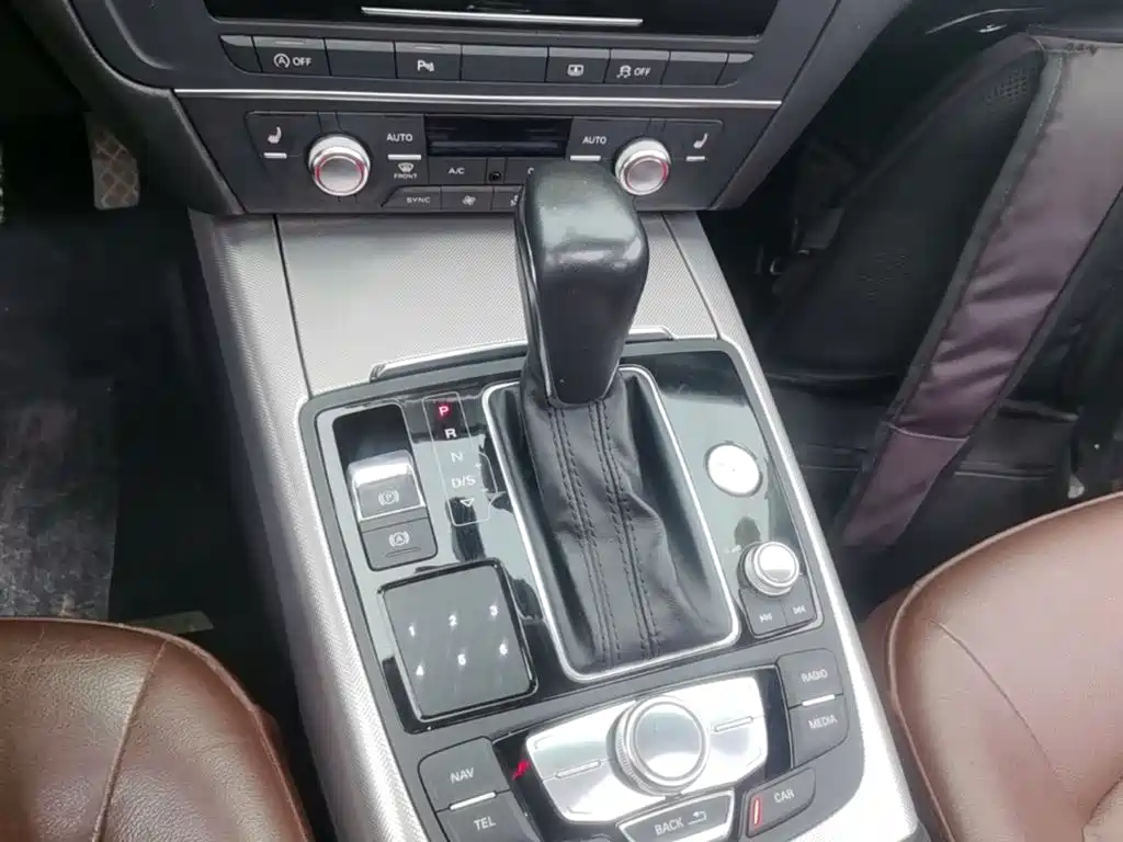 Audi A6L 2018 30th Anniversary 35 TFSI Fashion фото 10