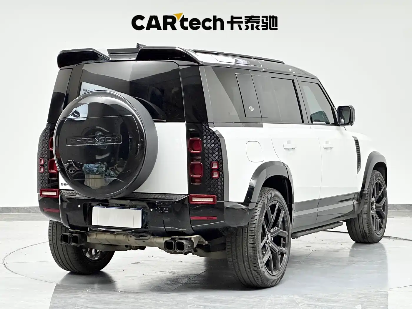 Land Rover Defender 2022 110 P400 Dark Special Edition фото 5