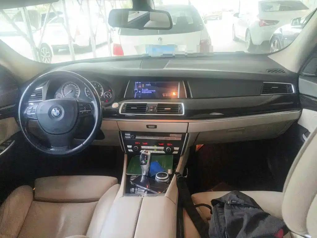 BMW 5 Series GT 2012 2010 535i Leading Model