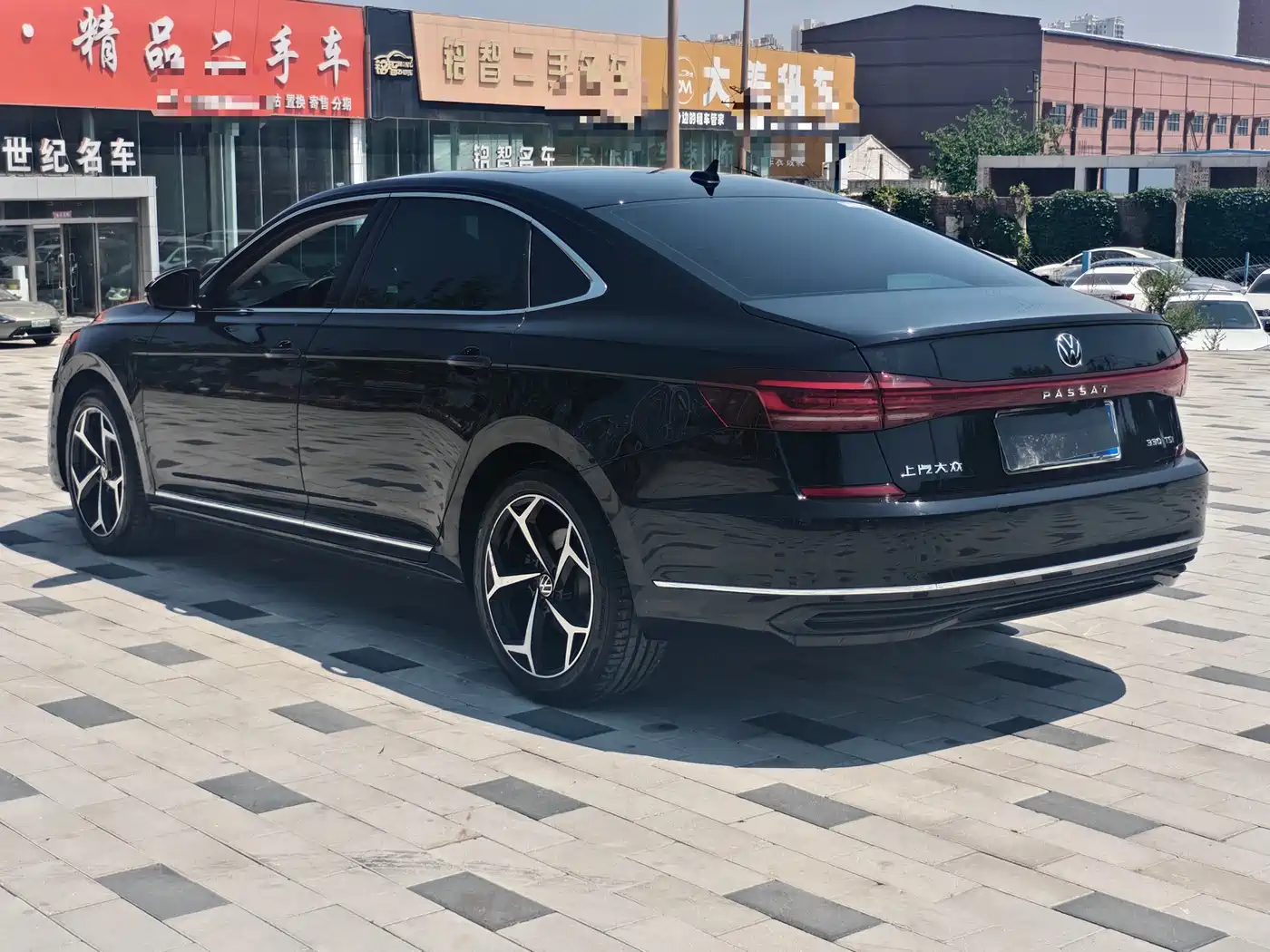 Volkswagen Passat 2025 Outstanding 330TSI Starlight Elite Edition фото 7