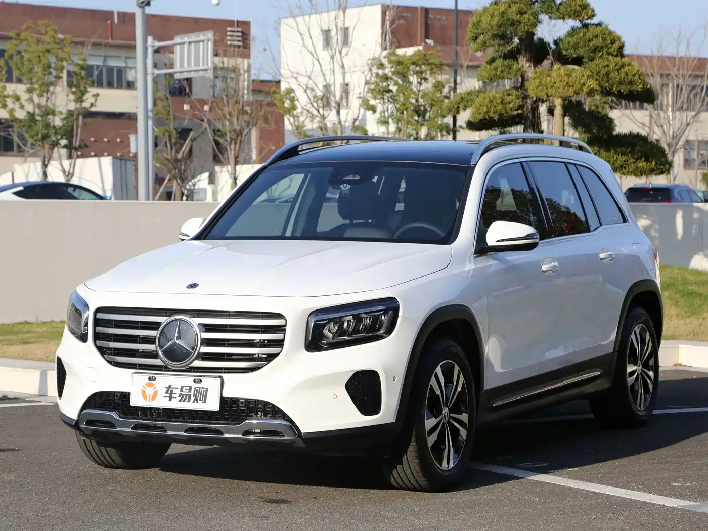 Фото 1 - Mercedes-Benz GLB