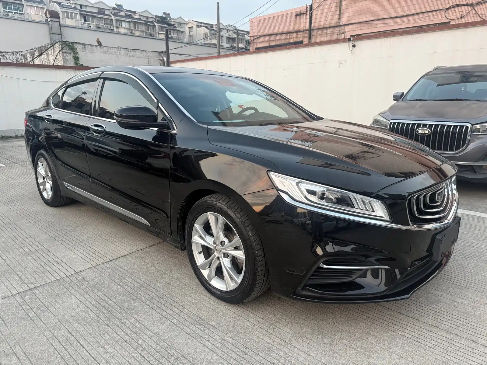 Фото 2 - Geely Borui