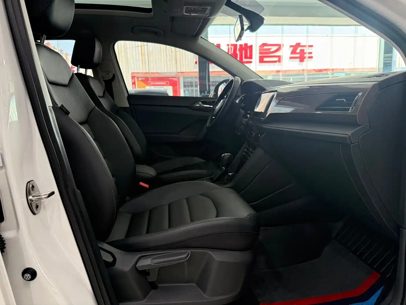 Volkswagen Tharu 2022 280TSI FWD Luxury Edition фото 19
