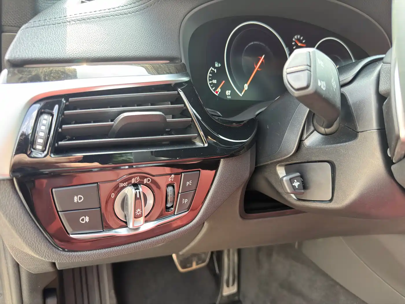 BMW 5 Series 2019 530Li Premium M Sport Package фото 22
