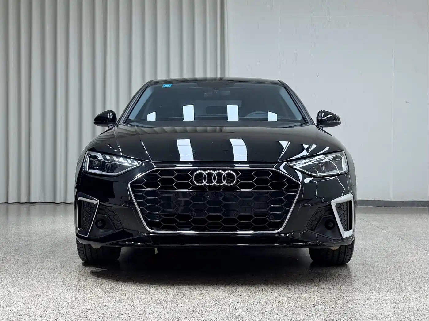Audi A4L 2020 40 TFSI Fashion Dynamic Edition фото 2