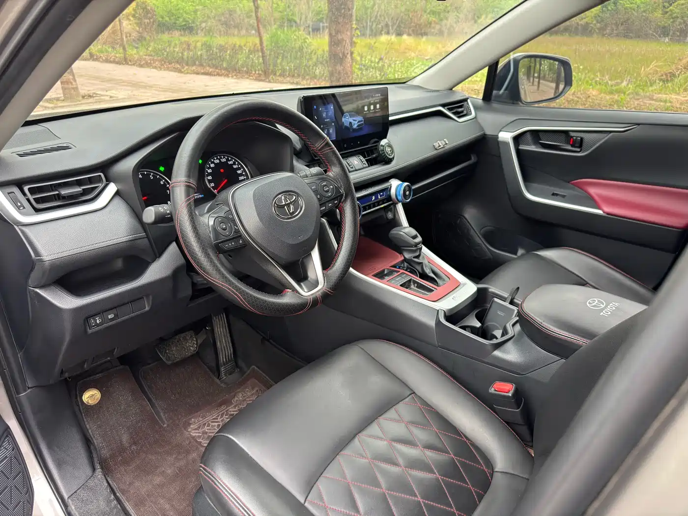 Toyota RAV4 Rongfang 2024 2.0L CVT FWD Urban Edition фото 5