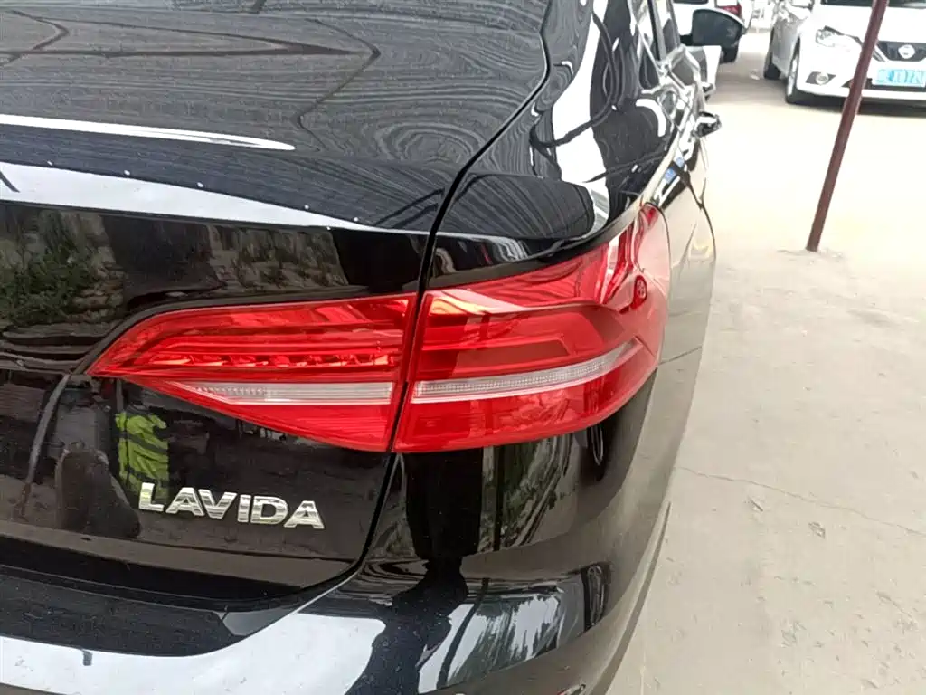Volkswagen Lavida 2019 1.5L Automatic Comfort Edition China VI фото 8