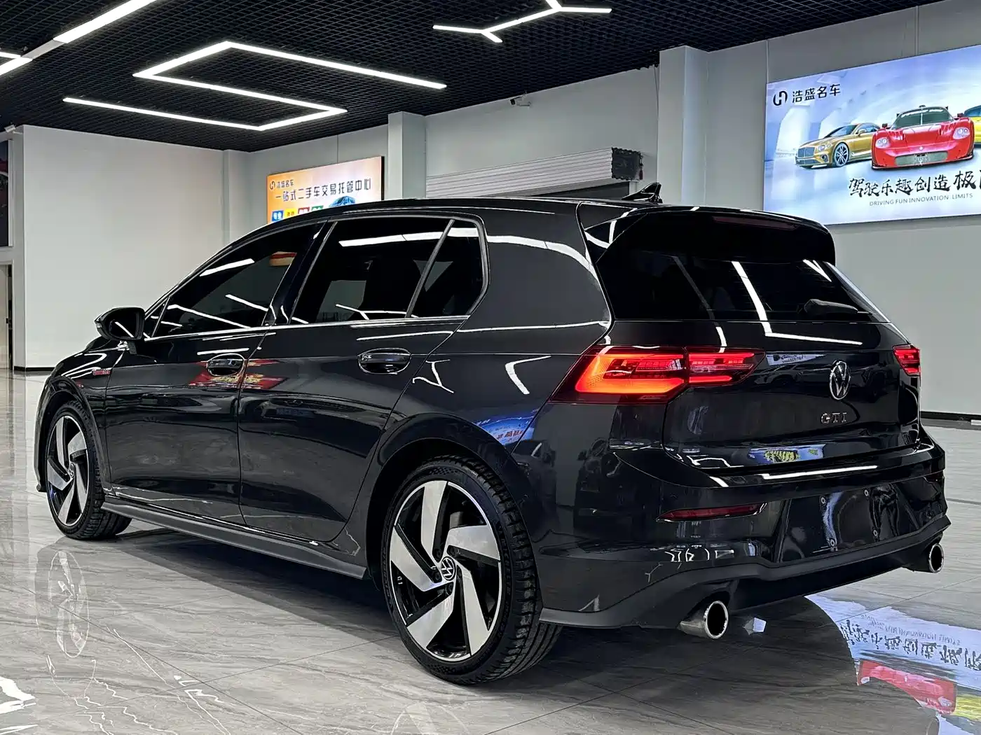 Volkswagen Golf GTI 2021 380TSI DSG GTI фото 2