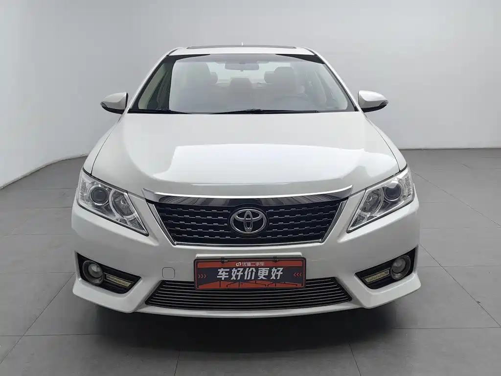 Фото 3 - Toyota Camry