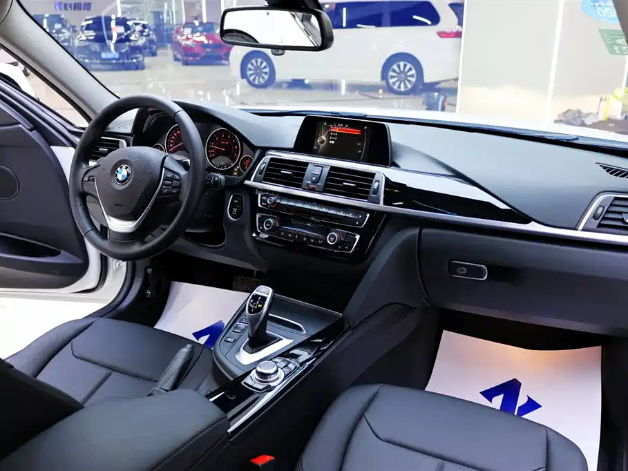 BMW 3 Series 2017 320Li M Sport фото 19