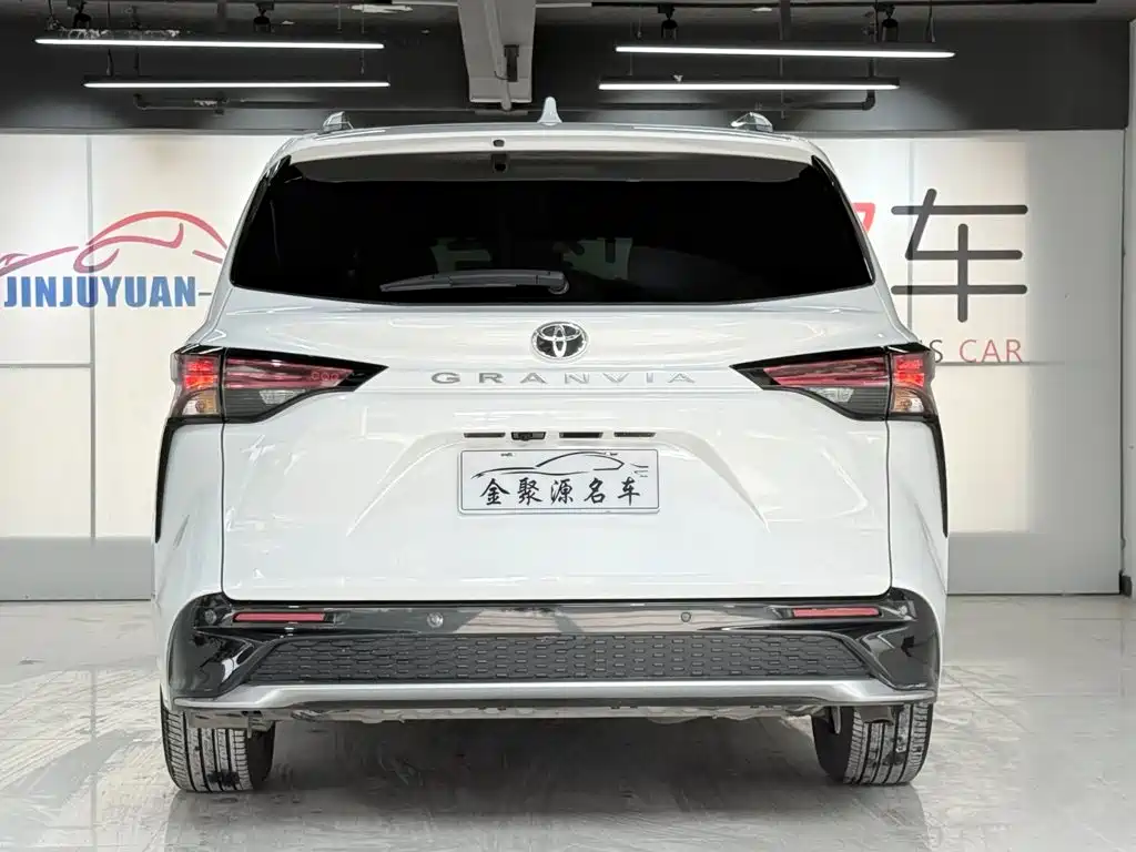 Toyota Granvia 2025 2024 2.5L Hybrid Premium PLUS 4WD Edition