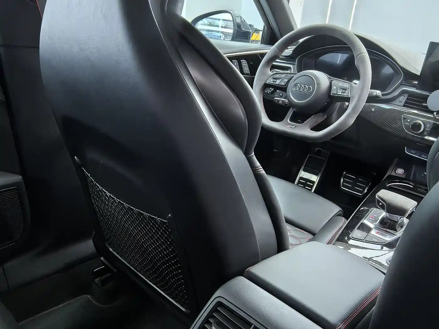 Audi RS 4 2021 RS4 Avant Dark Gold Edition фото 6