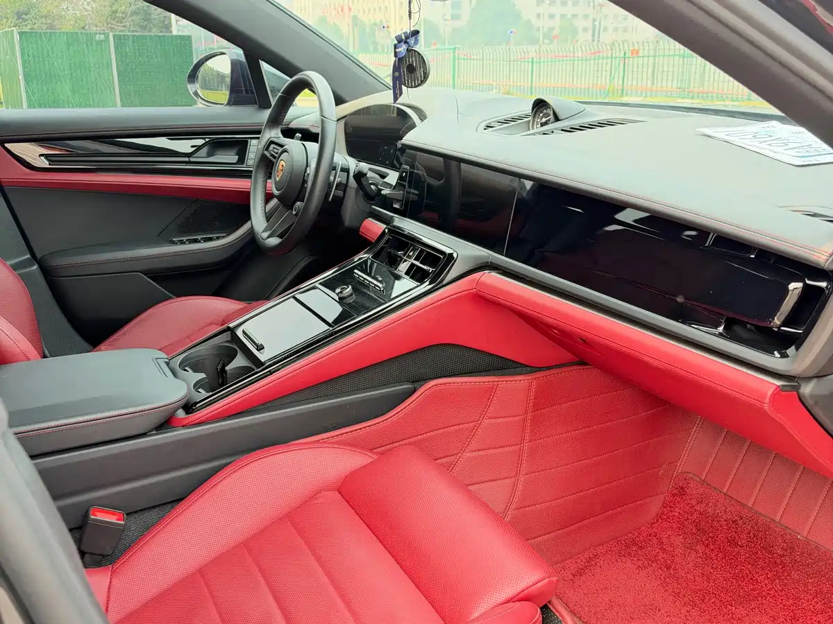 Photo 9 - Porsche Panamera