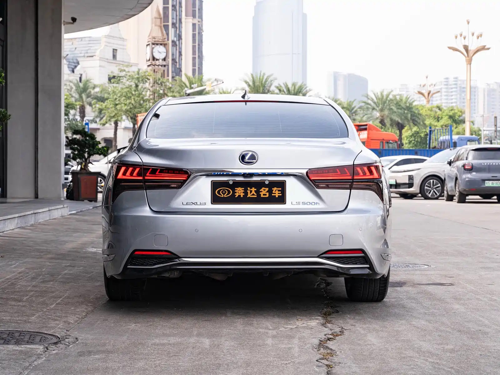 Фото 5 - Lexus LS