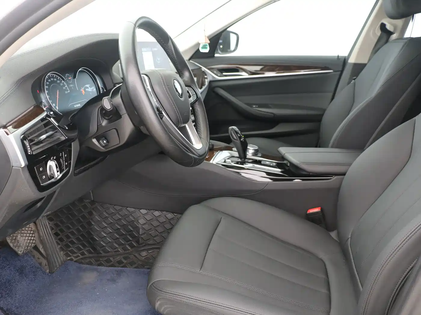 BMW 5 Series 2018 525Li Luxury Package фото 8