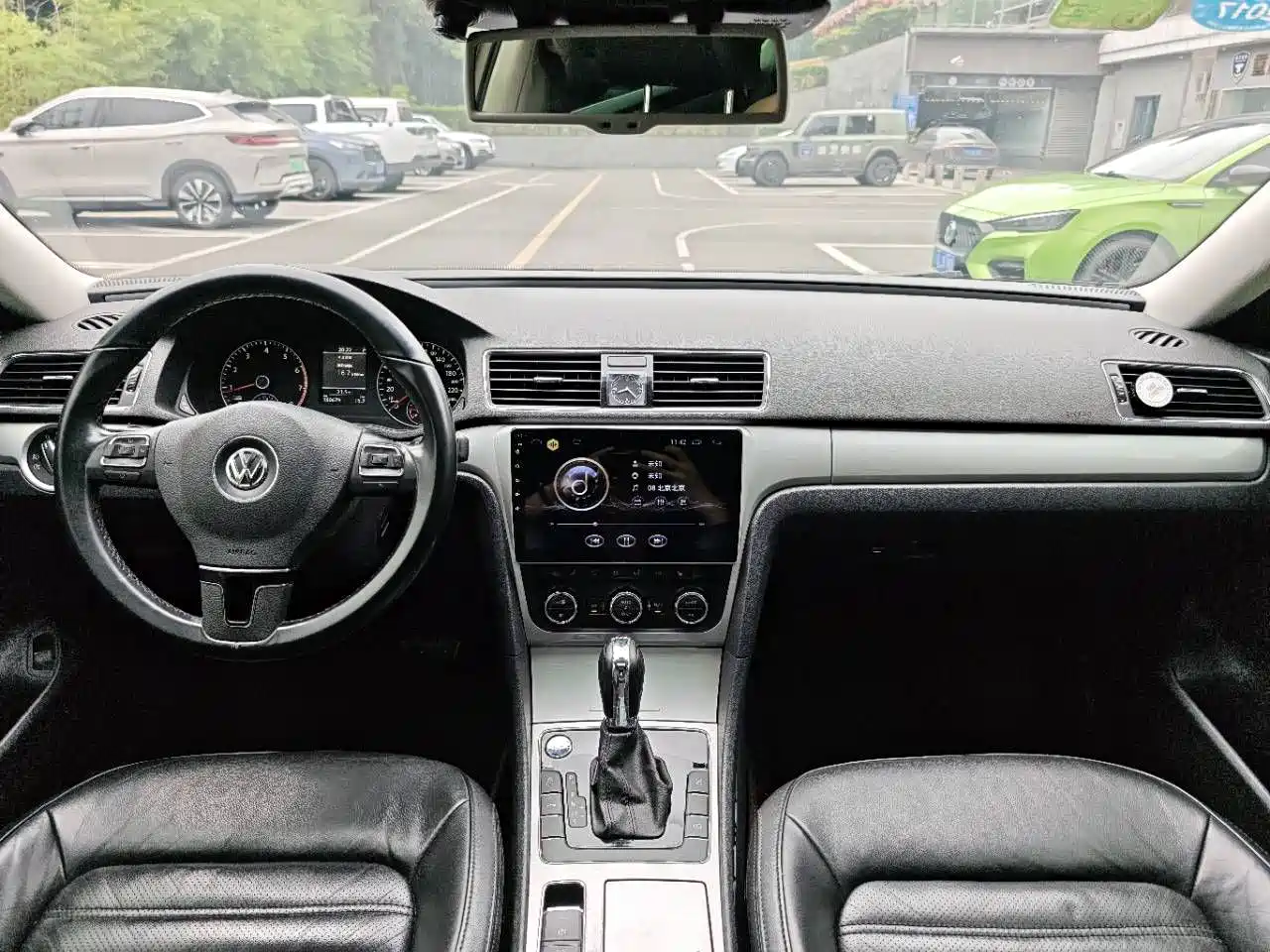 صورة 13 - Volkswagen Passat