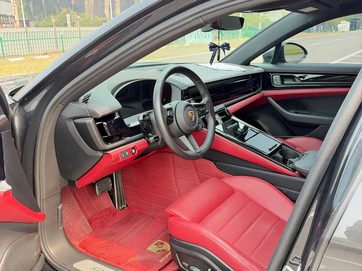 Photo 7 - Porsche Panamera