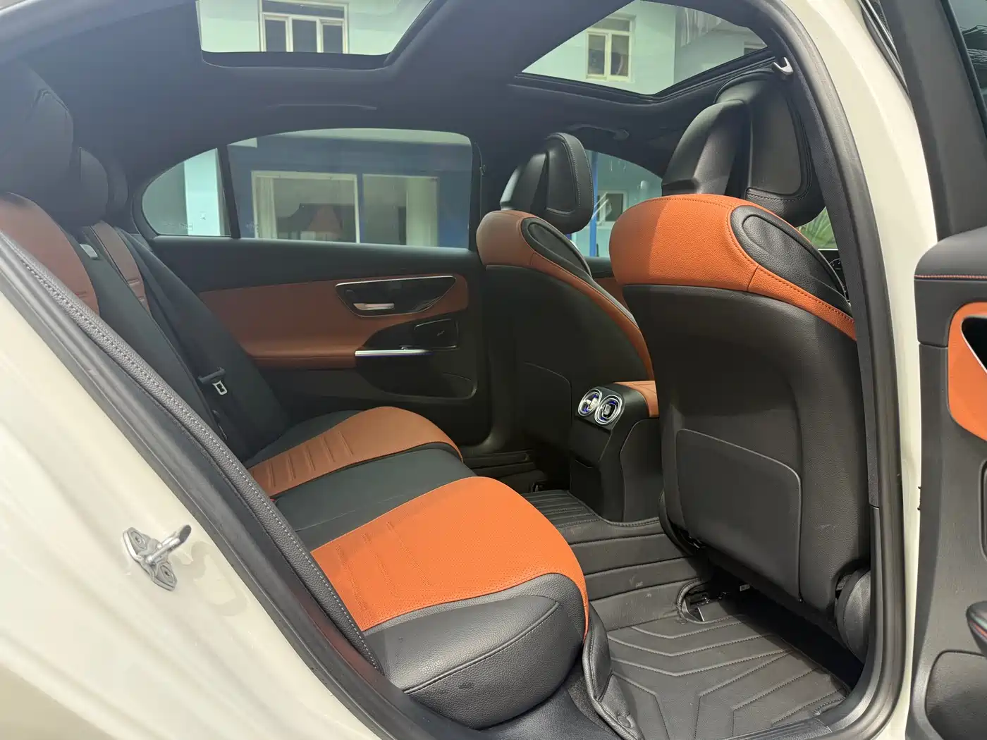 Mercedes-Benz C-Class 2023 Facelift C 260 L Sport Edition фото 5