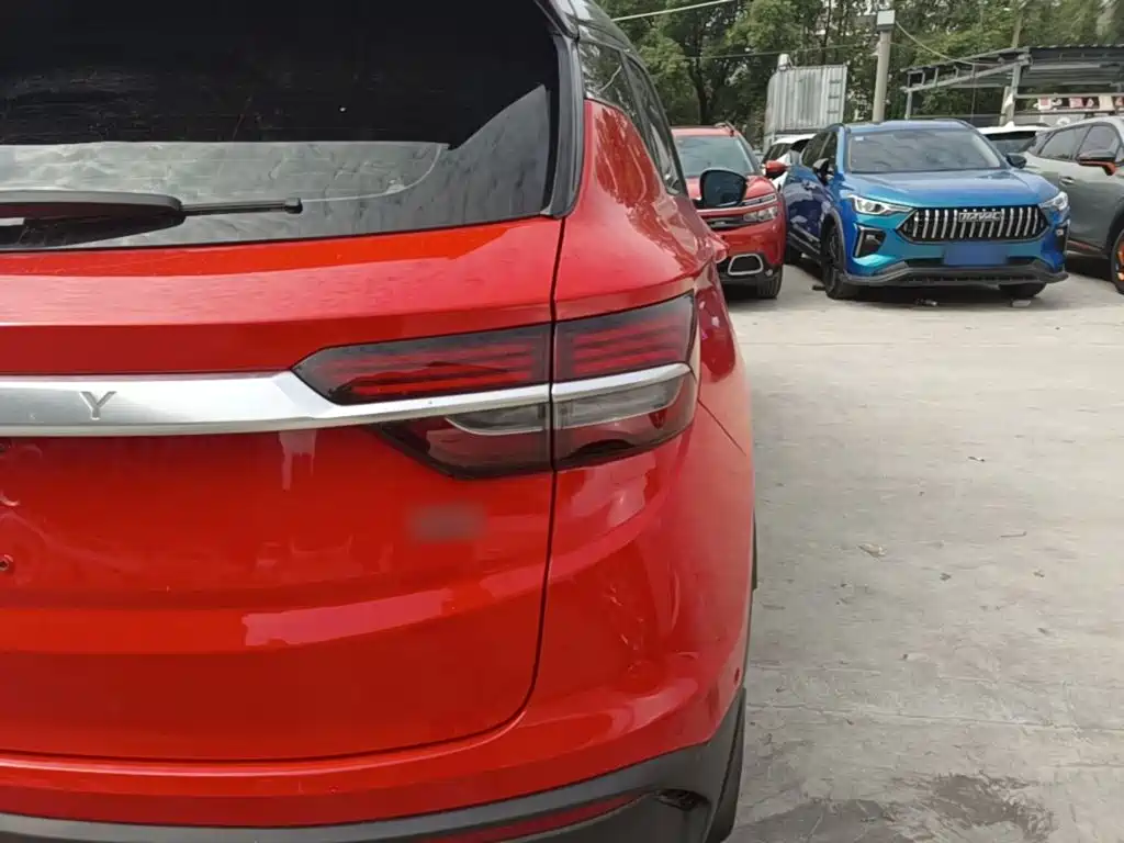 Фото 8 - Geely Coolray