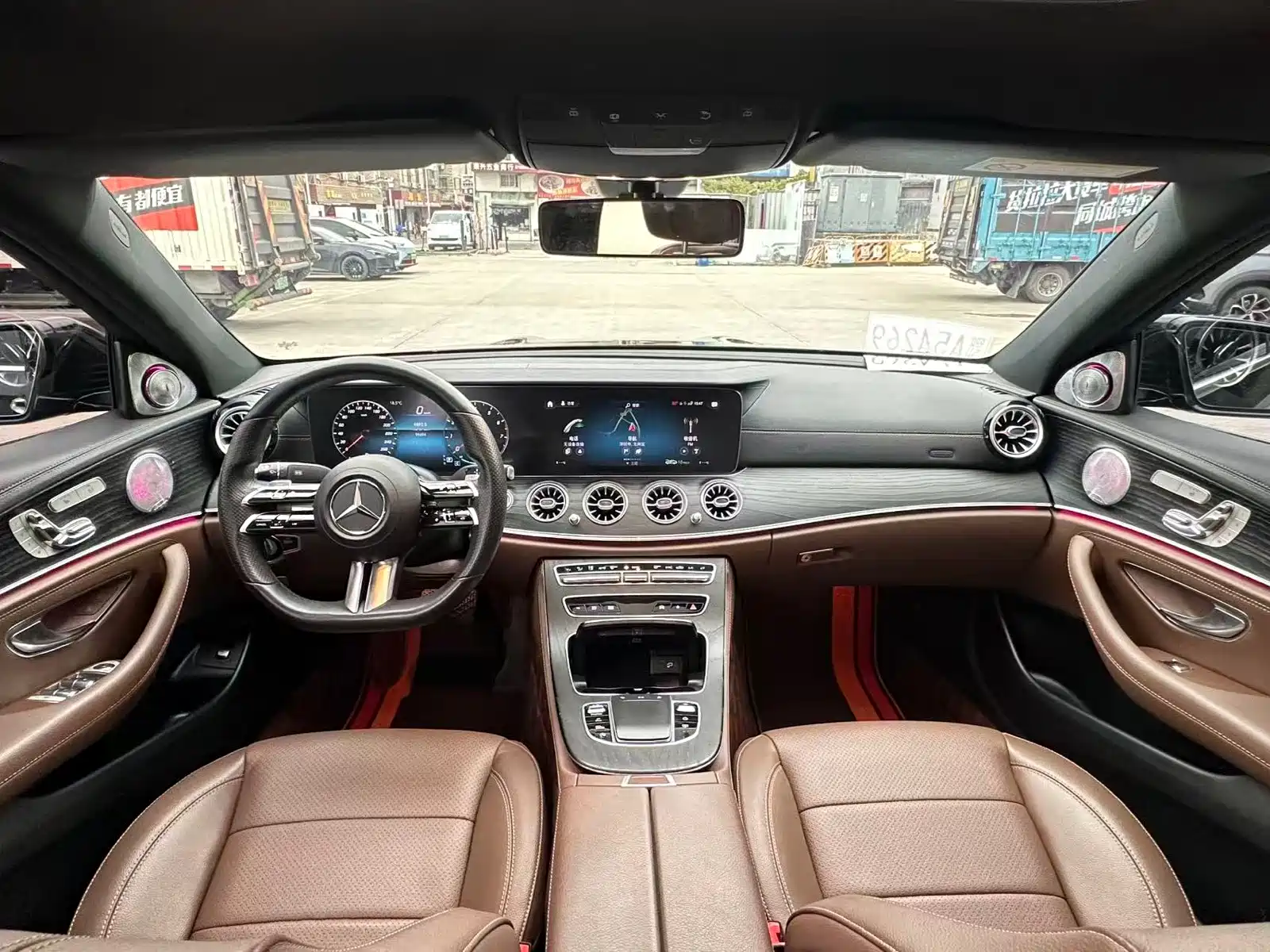 Фото 6 - Mercedes-Benz E-Class
