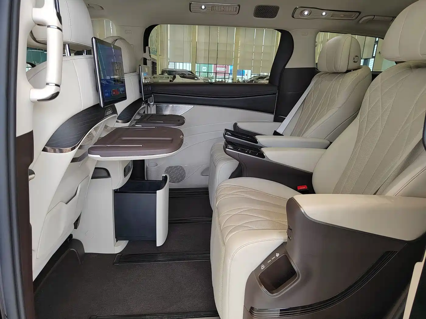 Denza D9 2025 2025 Model DM-i Smart Drive Edition 1020 AWD Flagship