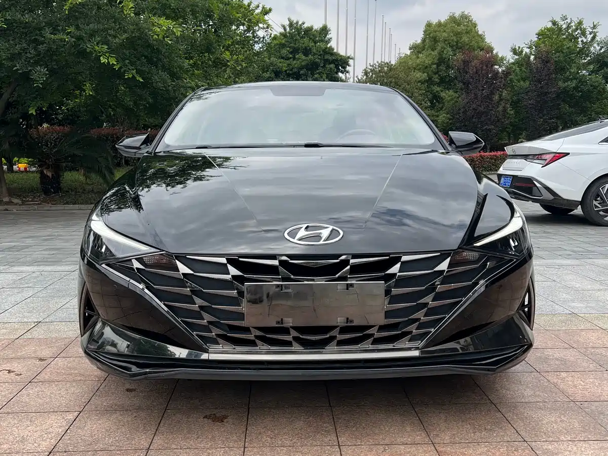 Hyundai Elantra 2021 1.5L CVT GLX Elite Edition фото 2