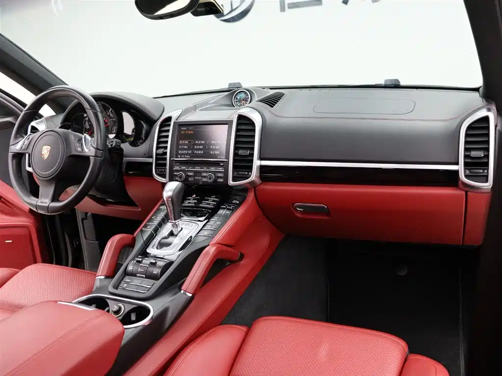 Porsche Cayenne 2014 Cayenne Platinum Edition 3.0T фото 25